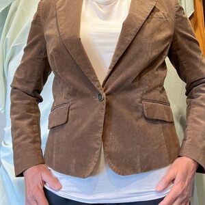 Beautifully tailored jacket top